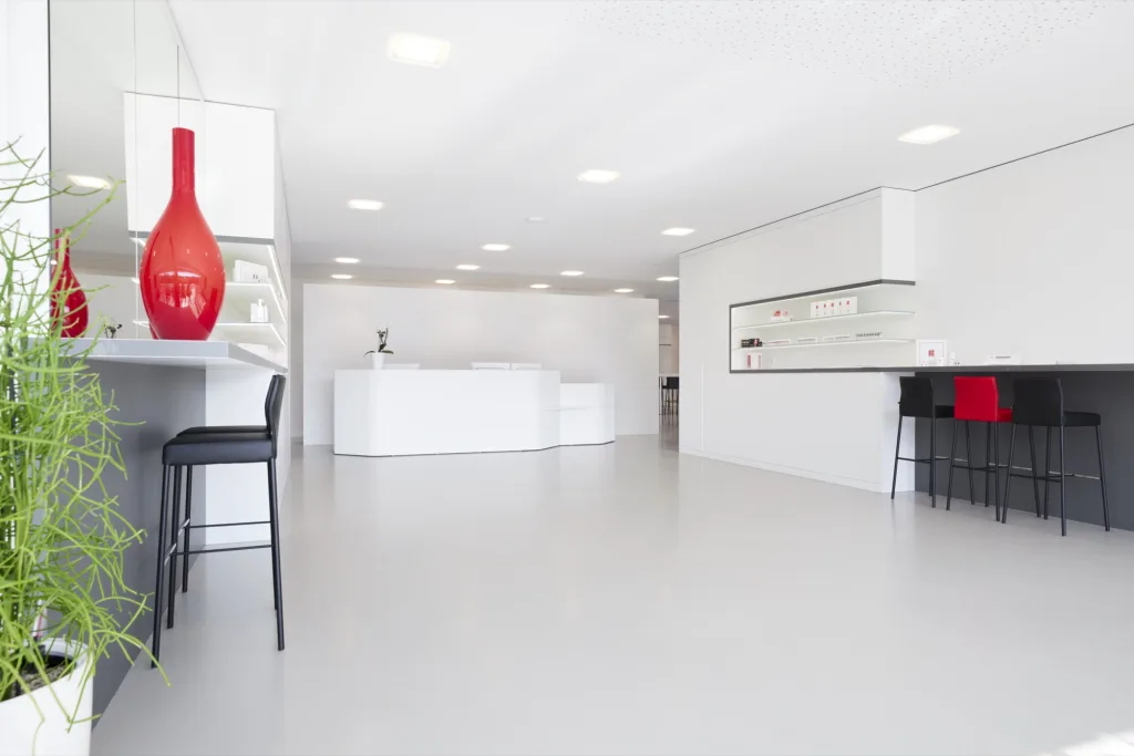 Industrieboden – Die robuste Wahl für öffentliche Einrichtungen