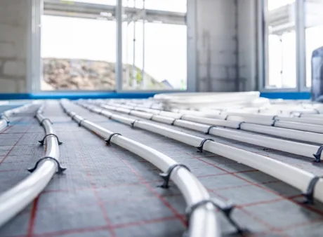 Ist Gussboden geeignet für Fußbodenheizungen?